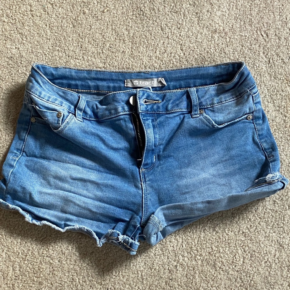 Tractr Women's Faded Blue Jean Shorts